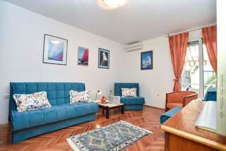Апартаменты Family Apartment Будва Апартаменты с террасой-1