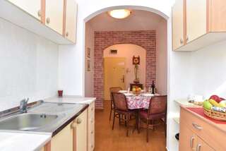 Апартаменты Family Apartment Будва Апартаменты с террасой-10